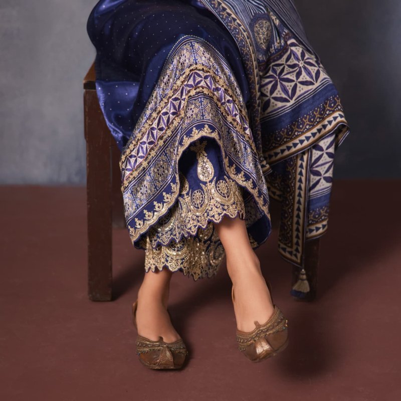 Lajjo By Kimora Sohni Gaji Silk Printed Salwar Suits